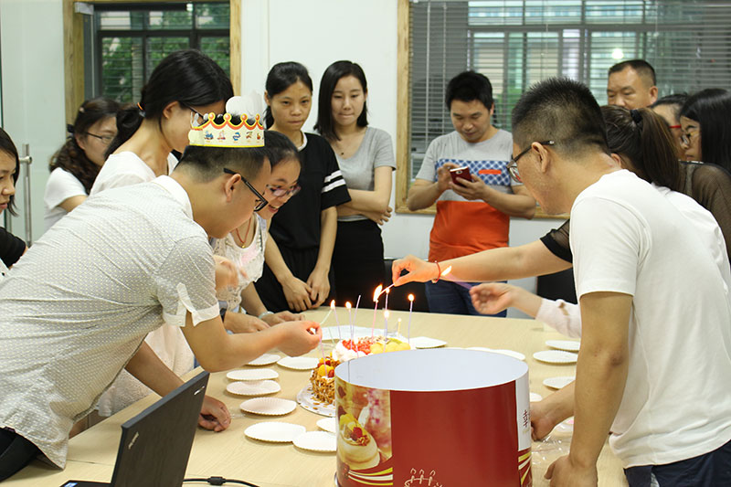 维多利亚老品牌vic(集团)官方网站
