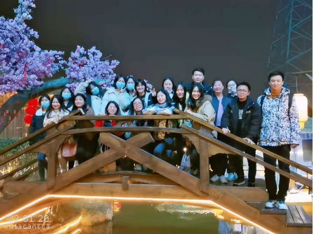 维多利亚老品牌vic(集团)官方网站