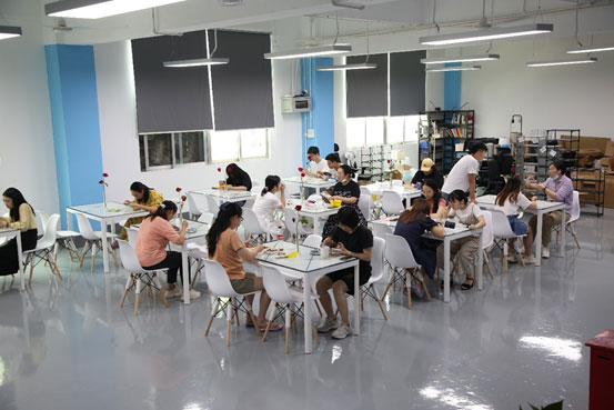 维多利亚老品牌vic(集团)官方网站