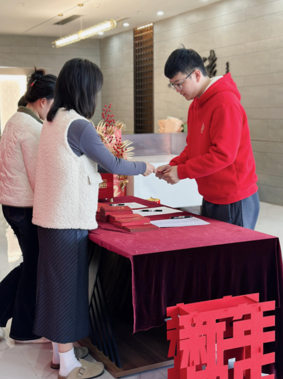 维多利亚老品牌vic(集团)官方网站